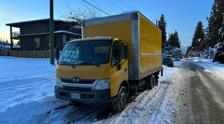 moving_truck_snow